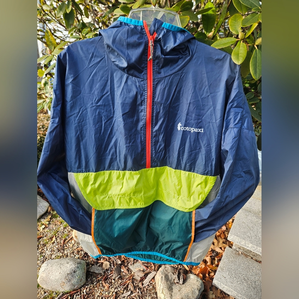 Cotopaxi Men's Blue and Green Windbreaker